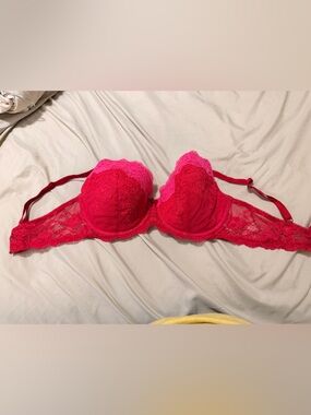 Victoria’s Secret Lace Underwire Bra in Red and Bright Pink